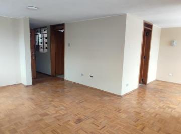 Casa · 640m² · 12 Habitaciones · 4 Estacionamientos · Venta Casa Rentera de 6 Departamentos Sector La Villaflora
