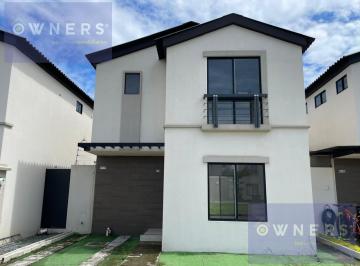 Casa · 92m² · 3 Habitaciones · 2 Estacionamientos · Venta Casa de Dos Pisos en Urbanización Los Prados (Lm)