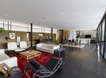 Casa de 4 habitaciones, Quito · Venta Cumbayá, Urb Privada, Amplia Casa 5 Dorm., Moderna, Piscina, Jardín.