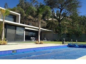 Casa de 4 habitaciones, Quito · Venta Cumbayá, Urb Privada, Amplia Casa 5 Dorm., Moderna, Piscina, Jardín.