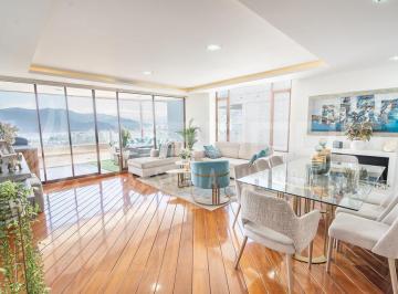 Departamento · 241ha · 3 Habitaciones · 2 Estacionamientos · Miravalle, Lujoso Departamento, Terraza, Vista Espectacular $398.000