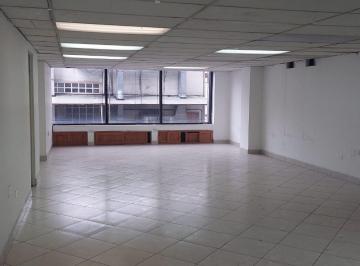 Oficina comercial de 3 habitaciones, Quito · Av Colón, Arrieno Oficina 172 m², un Sólo Ambiente, 2 Parqueaderos, Seguridad 24/7, Excelente Ubic