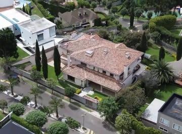 Casa de 3 habitaciones, Quito · Venta Propiedad de Lujo Urb. Altos del Valle