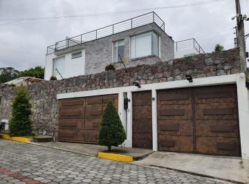 Casa de 3 habitaciones, Quito · Casa en Venta con Hermosa Vista y Amplios Espacios – Yanazarapata, San Juan de Cumbayá