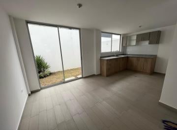 Casa de 3 habitaciones, Quito · Casa de Venta en Conocoto - La Salle
