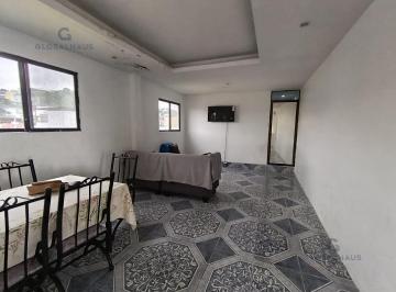 Casa · 105m² · 6 Habitaciones · 2 Estacionamientos · Venta de Casa en Urb. Rosales II, 4 Unidades, 3 Pisos. Ma. Ca