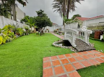 Casa de 3 habitaciones, Guayaquil · Vendo Casa Una Planta El Cortijo Samborondon Piscina Área Social con Bbq 3 Dorm. Suite Indepen