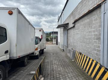 Bodega-Galpón de 4 habitaciones, Quito · En Oyambarillo Rento Galpon con Oficinas y Bodega (Dh)