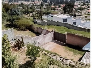 Terreno / Lote de 7 habitaciones, Quito · En Venta Terreno con Casa en Conocoto Puente 8
