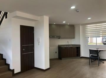 Casa · 118m² · 3 Habitaciones · 1 Estacionamiento · Casa en Venta, Ambato Cerca a La Uniandes A. V Panamericana
