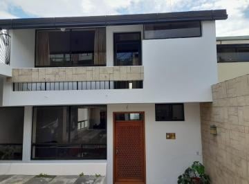 Casa · 312m² · 4 Habitaciones · 2 Estacionamientos · Se Vende Casa 4 Dorm. en Miravalle 2