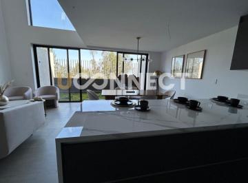 Casa de 3 habitaciones, Quito · Venta Casa 3 Dorm. Conj con Piscina, Turco, Gimnasio