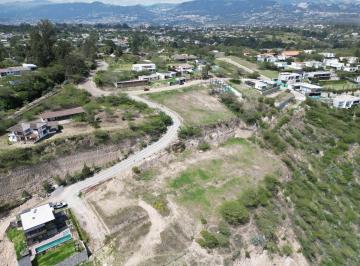 Terreno / Lote · 2449m² · Terreno de Venta en Tumbaco Sector Urb Las Peñas