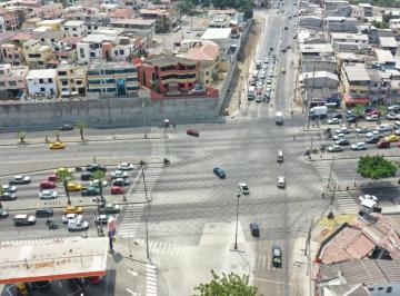 Terreno / Lote , Guayaquil · Lo Mejor Que Tienes en Este Terreno en Av Jose Luis Tamayo Es:
