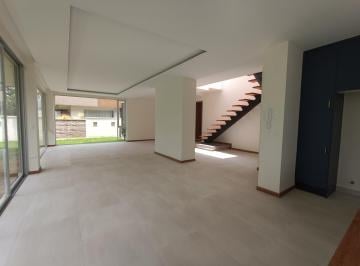 Casa de 3 habitaciones, Quito · Casa en Venta en Nayon Urbanización Exclusiva