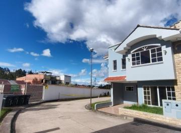 Casa de 4 habitaciones, Cuenca · Casa Venta Cuenca Urbanizacion La Victoria