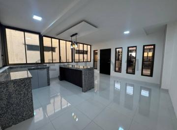 Casa · 397m² · 6 Habitaciones · 4 Estacionamientos · Venta de Casa en Urbanización Goleta Alcance, Norte de Guayaquil.