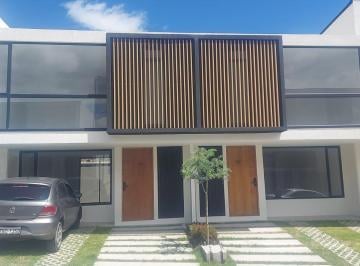 Casa · 103m² · 3 Habitaciones · 2 Estacionamientos · Casa en Venta Ambato