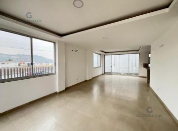 Casa · 226m² · 3 Habitaciones · 2 Estacionamientos · Venta de Casa Esquinera en Urb. Condado Vicolinci con 3 Habitaciones m. H.