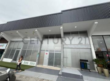Local comercial · 48m² · Alquiler Locales Comerciales Frente Al Riocentro Ceibos.