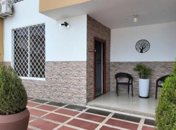 Casa de 3 habitaciones, Manta · Casa de Venta en Manta Zona Sur en Condominio L/f