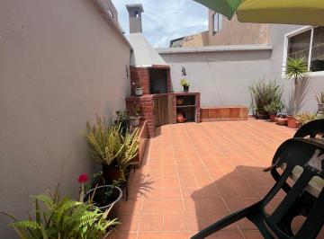 Casa de 5 habitaciones, Cuenca · Casa de Venta Al Sur de Cuenca en Zona Residencial