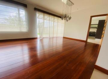 Casa · 286m² · 4 Habitaciones · 2 Estacionamientos · Cumbayá, Casa en Venta, 286 m², 3 Habitaciones
