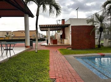 Casa de 1 habitación, Guayaquil · Urb. Campostela Cerca Al Ecotec Comparto Casa de Estreno con Áreas Comunes Compartidas