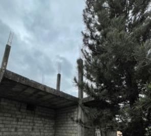 Casa de 5 habitaciones, Guayaquil · Venta Terreno con Casa en Construcción - Santa Cecilia
