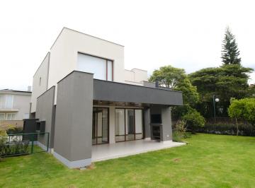 Casa de 4 habitaciones, Quito · Casa Independiente 4 Hab. de Lujo en Urbanización en Cumbayá