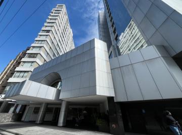 Edificio-Hotel-Fabrica · 7843m² · 29 Estacionamientos · Vendo Propiedad Comercial en La Av 12 de Octubre en Quito