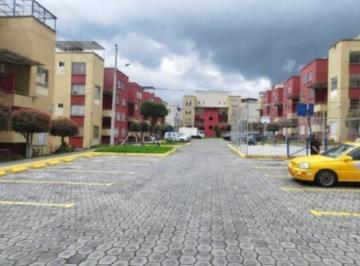 Casa · 73m² · 3 Habitaciones · 1 Estacionamiento · Casa en Venta en Ciudad Jardín, Sur de Quito