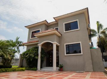 Casa de 4 habitaciones, Guayaquil · Venta de Casa Amplia en Santa María de Casa Grande