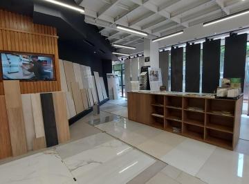 Local comercial · 102m² · 3 Estacionamientos · Local Comercial en Norte de Guayaquil