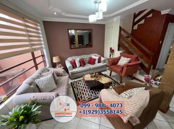 Casa de 3 habitaciones, Cuenca · Casa de Venta en Vía Pavimentada Independiente Aplica a Biess 5,99%