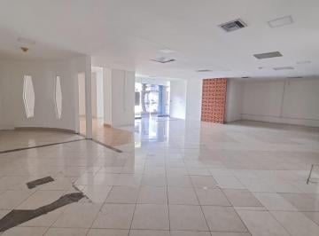 Local comercial · 233m² · 1 Estacionamiento · Venta de Taller Mecànico