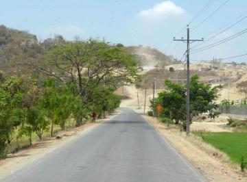 Terreno / Lote , Guayaquil · Terreno a La Venta en Via Salitre.