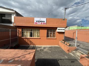 Casa de 10 habitaciones, Quito · Venta Casa Rentera en Norte Quito - Andalucía