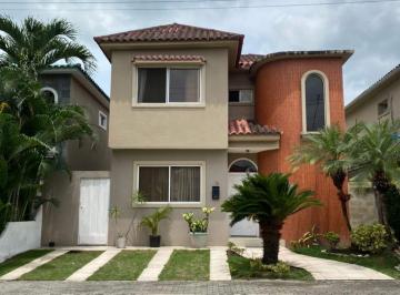 Casa de 3 habitaciones, Guayaquil · Casa con Piscina en Venta Urb. Privada Portal Al Sol Vía a La Costa Km 11.5 (Sc)