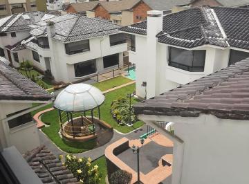 Casa · 469m² · 2 Estacionamientos · Casa en Venta Sector Amagasí del Inca