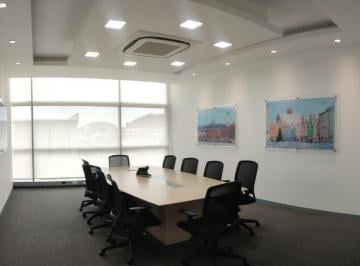 Oficina comercial · 210m² · 1 Estacionamiento · Alquiler Oficina Guayaquil Complejo Berlin