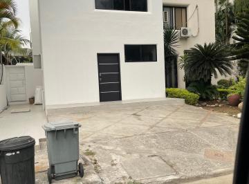Suite de 1 habitación, Guayaquil · Suite Amoblada Planta Baja