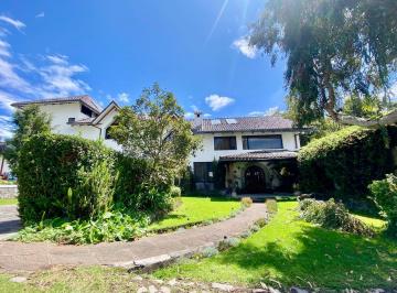 Casa de 5 habitaciones, Quito · Casa en Venta Monteserrin