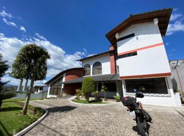 Casa · 785m² · 14 Habitaciones · 10 Estacionamientos · Venta Casa Ideal Para Uso Comercial Cumbaya