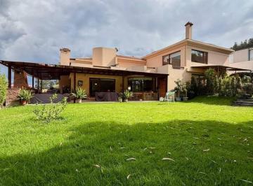 Casa de 4 habitaciones, Quito · Casa de 4 Habitaciones con Jardin - en Venta - Tanda