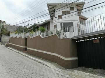 Casa · 300m² · 5 Habitaciones · 4 Estacionamientos · Casa - Ponceano
