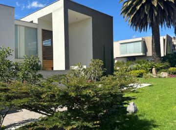 Casa de 4 habitaciones, Quito · Venta Moderna y Amplia Casa en Jardines de Santa Inés Cumbaya /sharon