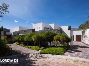 FACHADA · Venta Casa en Cumbaya Sector Via Colegio Menor