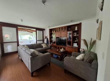 Casa de 6 habitaciones, Quito · En Venta Casa con Cinco Habitaciones, Urb. Cerrada, Segura, Confortable. Jardín de 210 m²