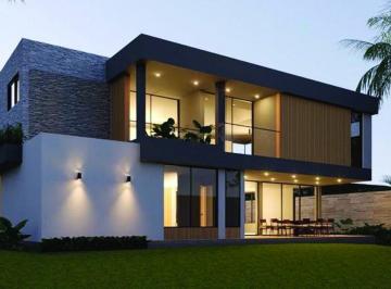 Casa · 235m² · 3 Habitaciones · 4 Estacionamientos · Casa de Venta Ubicada Dentro de Urbanización en Puembo